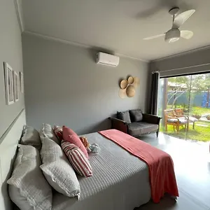 Casa de Férias 6 Suítes Frente Mar ! Piscina , Casa Nova, Búzios